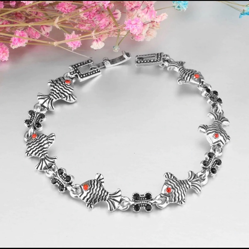 Fish Rhinestones Silver Tone Bracelet 15$